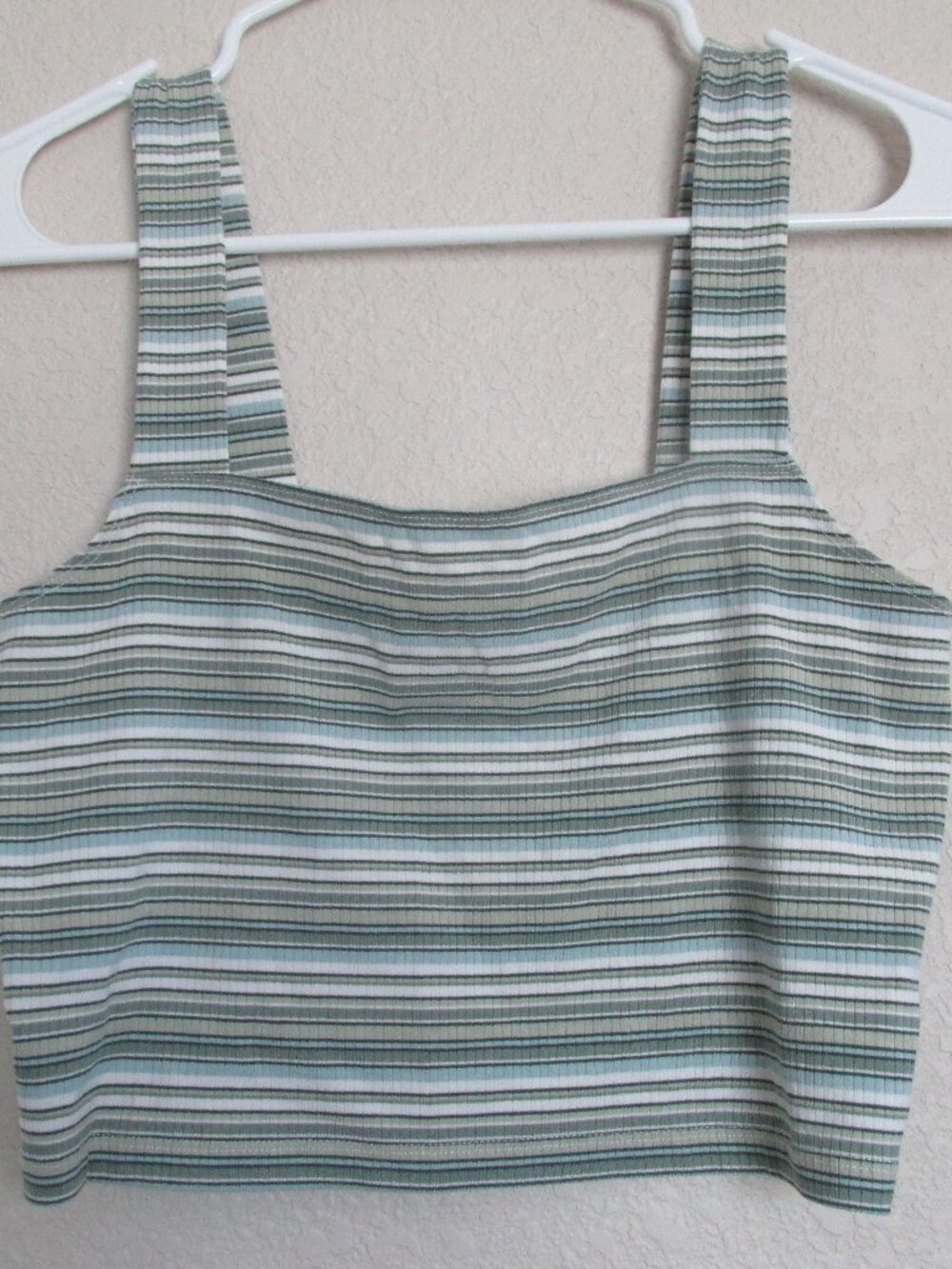 American Eagle Pullover Sleeveless Crop Top Belly Shirt Womens M Green Striped
